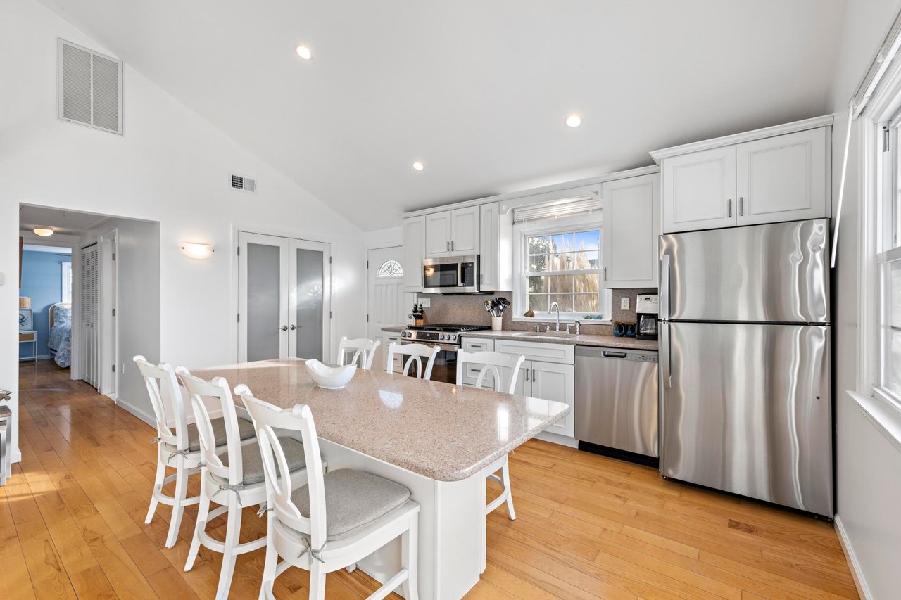 25 Joan Rd, Long Beach Township - Pet Friendly 