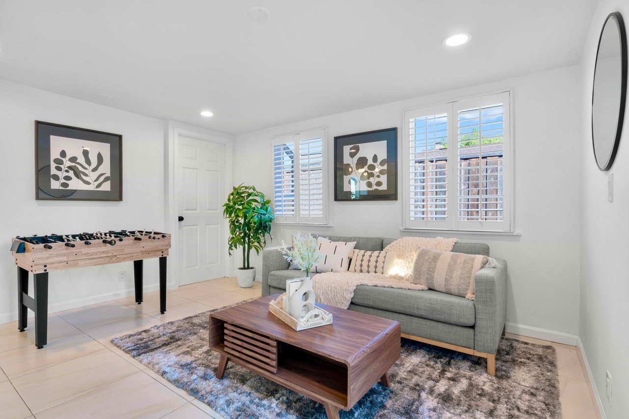 32490 Lake Temescal Ln