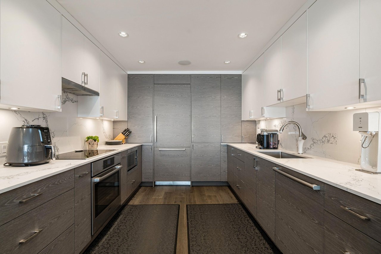 2242 Folkestone Way, #21