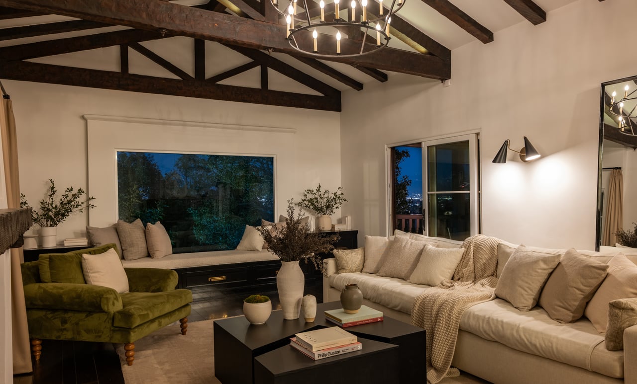 3922 Glenridge Dr, Sherman Oaks 