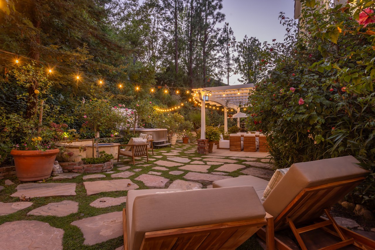 5985 Vista De La Luz