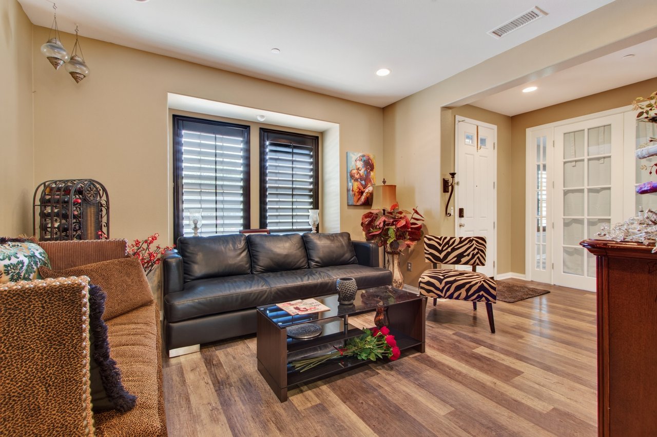 27867 Huron Ct
