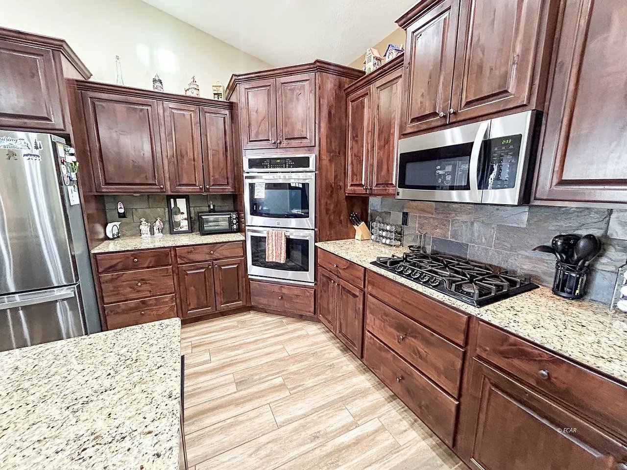342 Lookout Dr