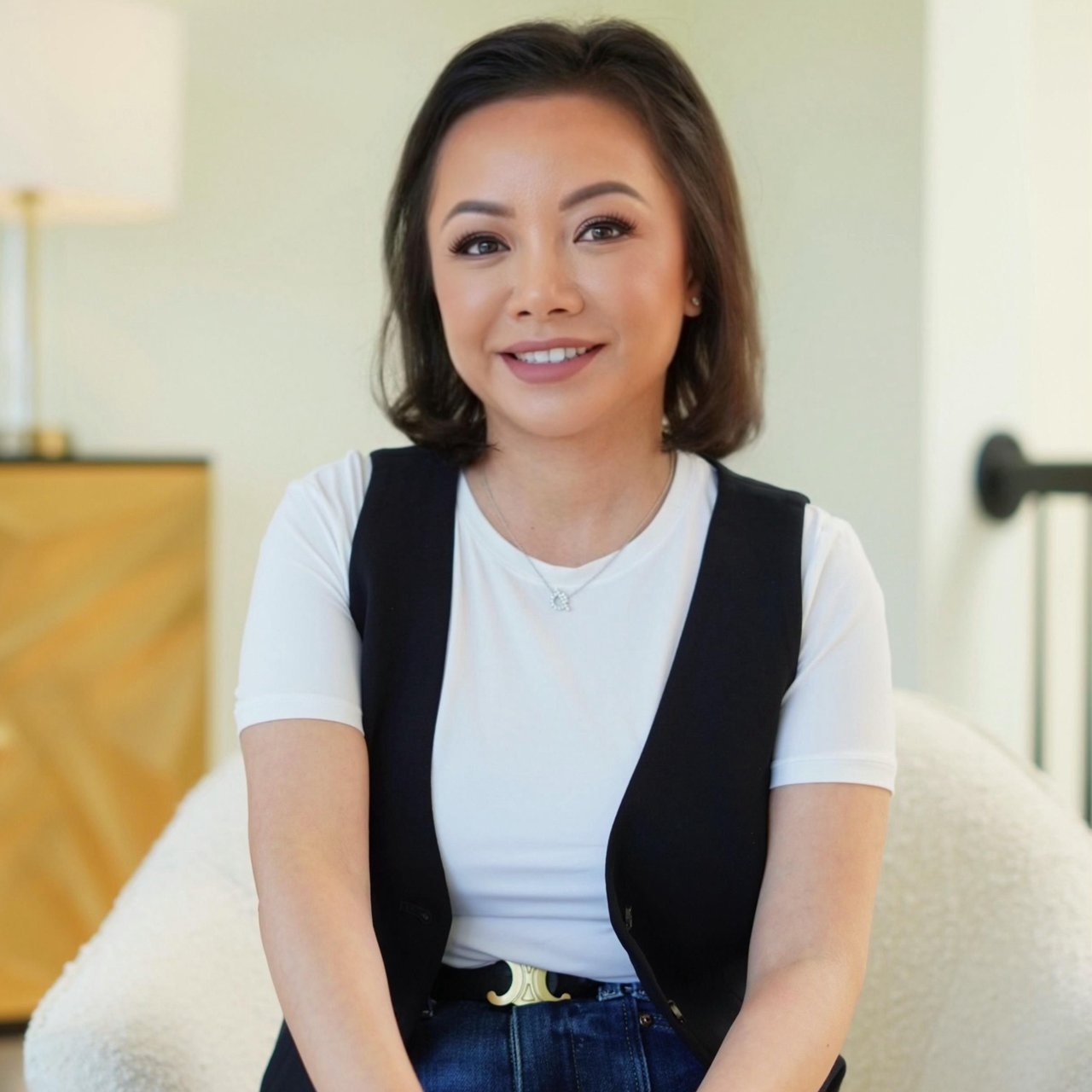 Maggie Wu Burlingame, CA Real Estate Agent Headshot