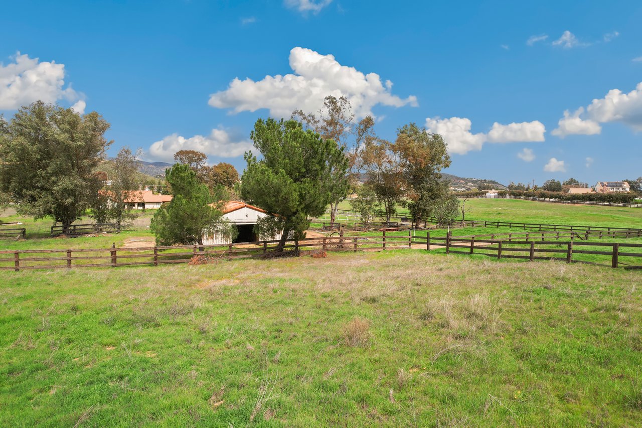 20425 Avenida Castilla