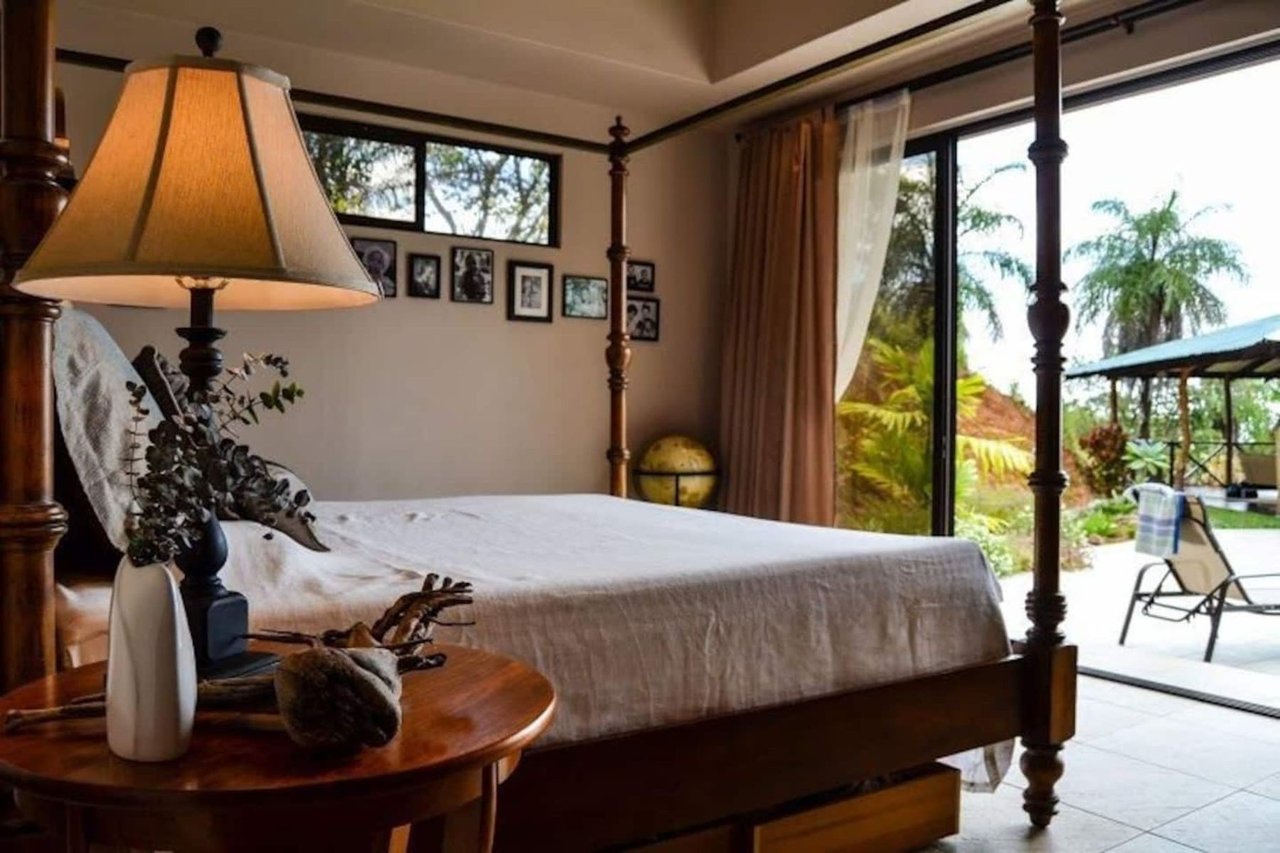 Ocean View Estate with Guest Cabins, Ojochal, Puntarenas
