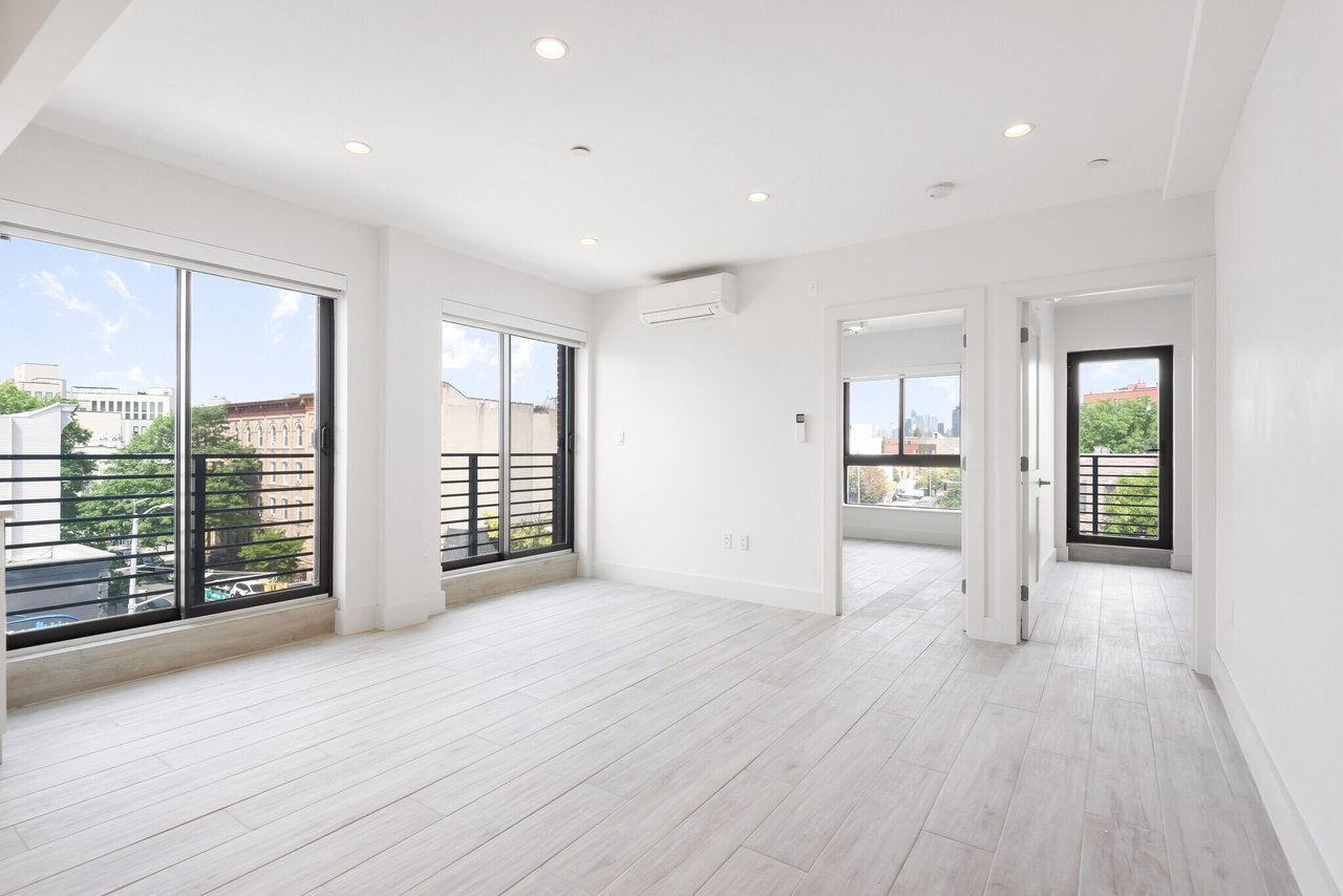 158 Newton St