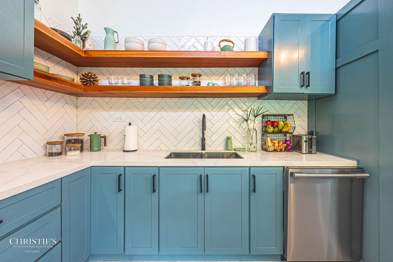 Contemporary Mountain View Villa – 10 Minutes to Playa Dominical