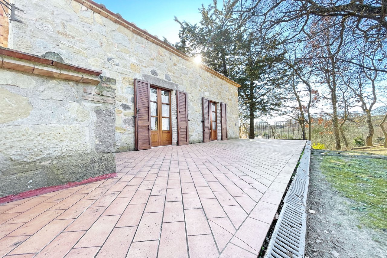 A Charming Stone Farmhouse for Sale in Radicofani