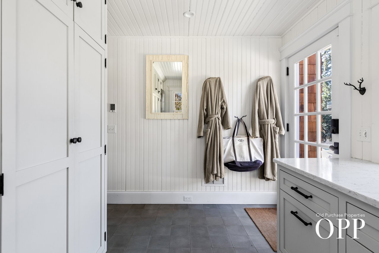 A MOVE-IN READY BELLPORT ORIGINAL