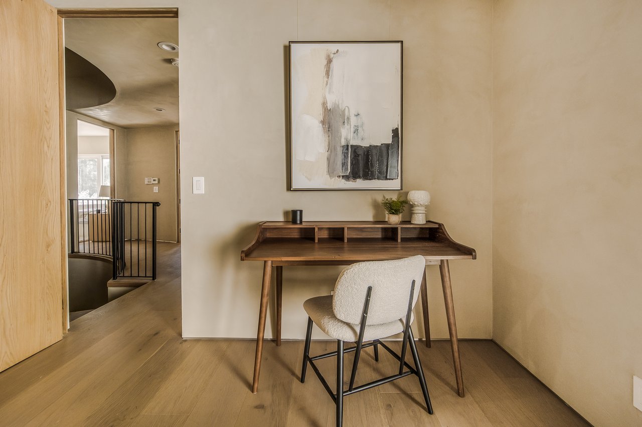 1969 Curson Pl, Hollywood Hills 