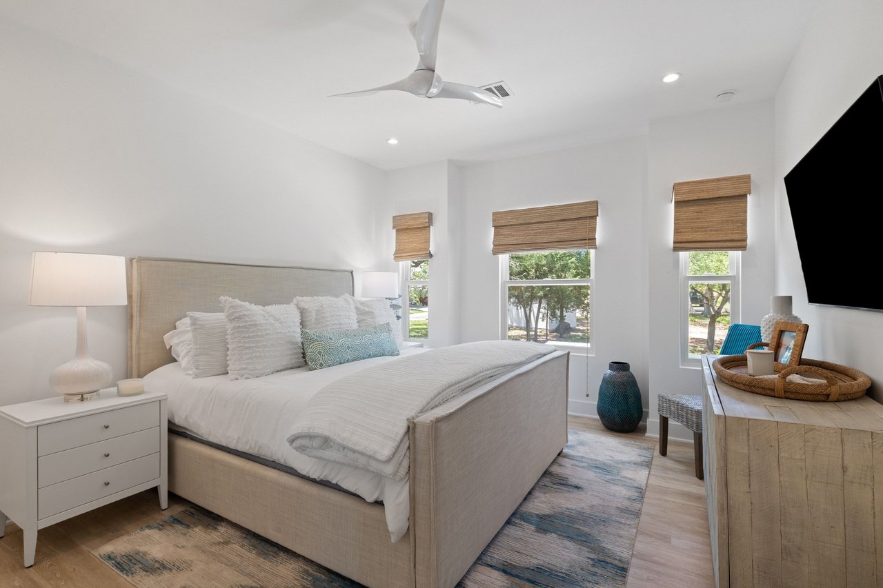 1209 Edgewater Drive