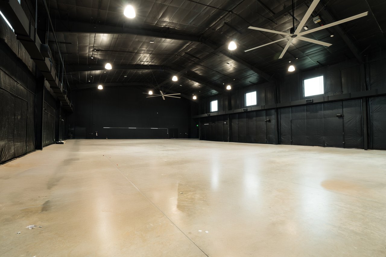 195 American Way - Commercial Warehouse For Lease