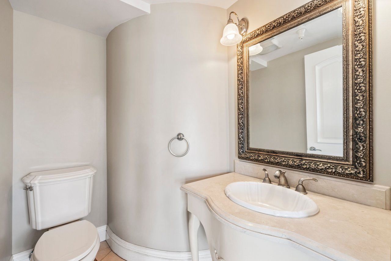 1540 S Bentley Ave Unit: 402