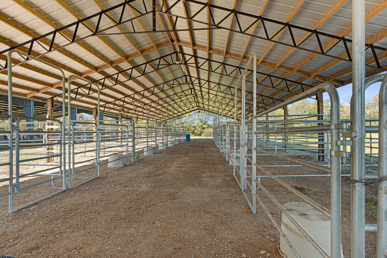 185 Acre Horse and Cattle Ranch