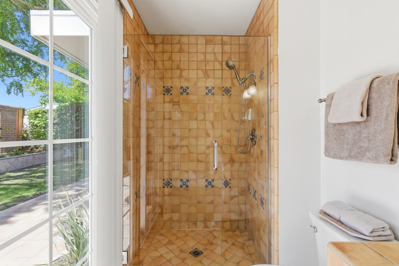 1038 East Evelyn Avenue