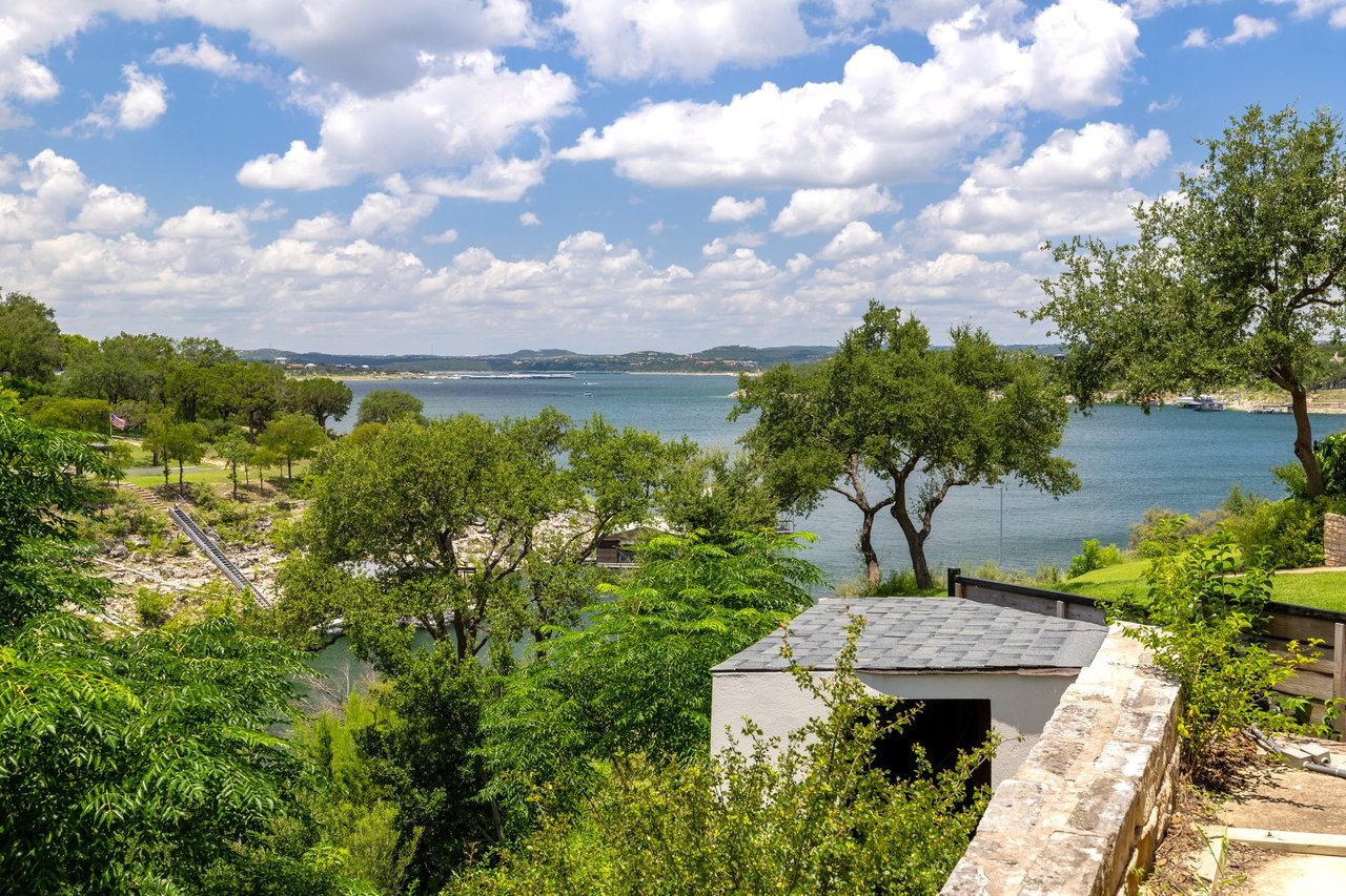 7206 Comanche Trail