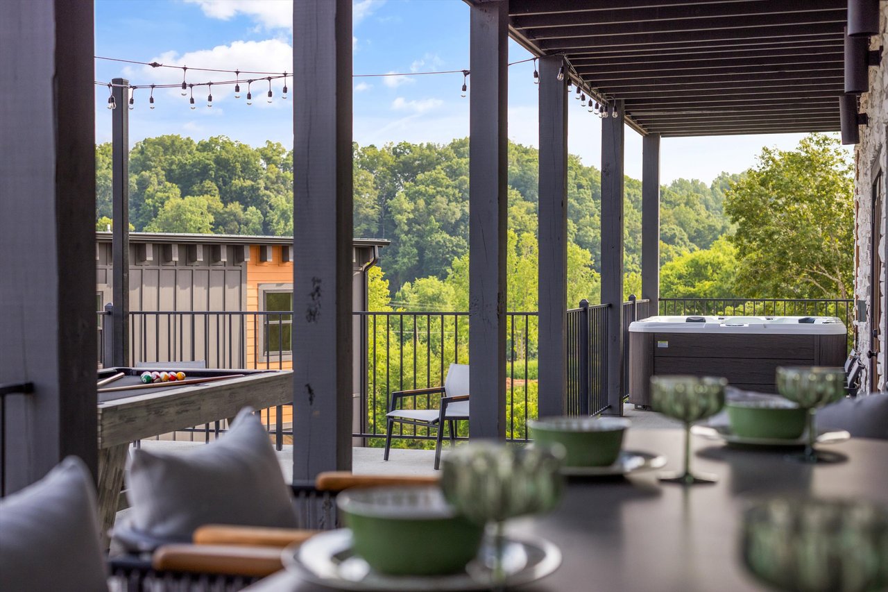 1362 Rambling Creek Way