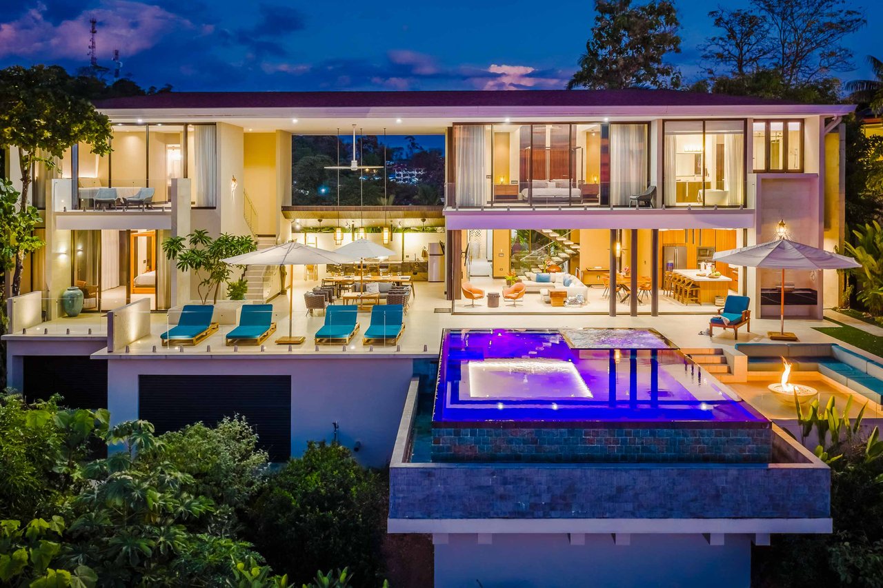 Casa Nola, Luxury Villa in Gated Community La Reserva