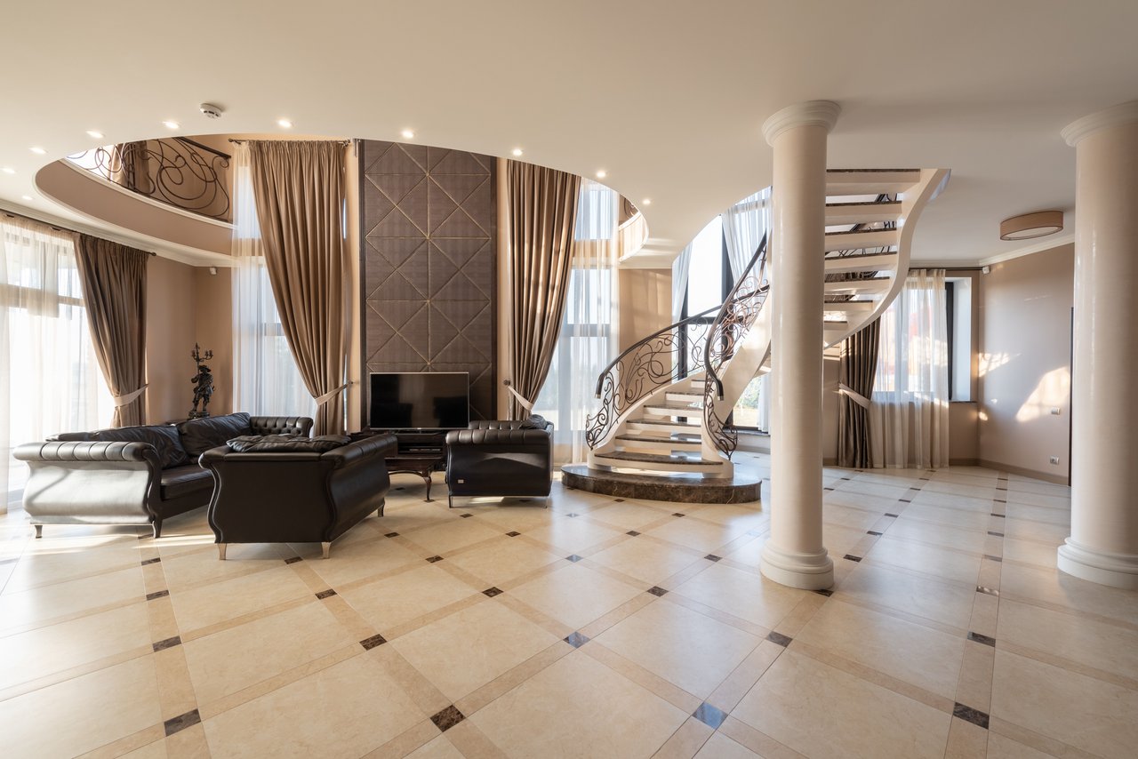 Why Architectural Heritage Luxury Homes in Hollywood Hills and Malibu Command Premium Prices