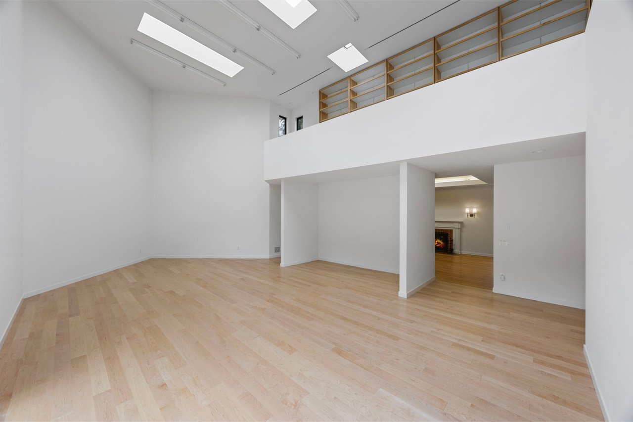 202 S Saltair Ave, Brentwood