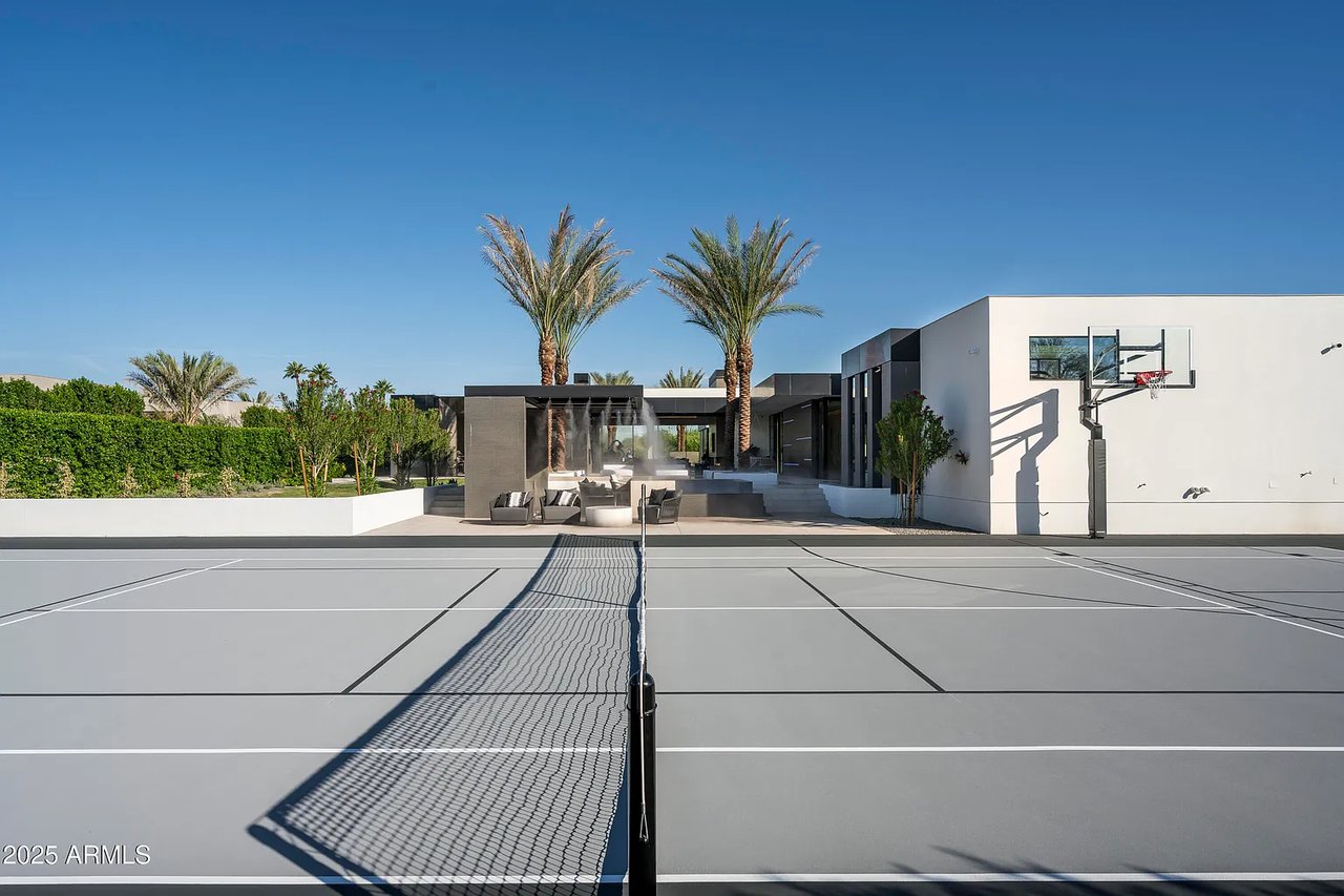 6911 E Jackrabbit Rd