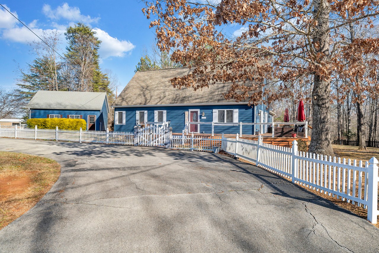 100 Sandpiper DR
