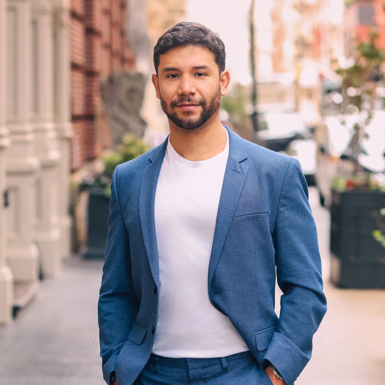 Jon Aguilar New York, NY Real Estate Agent Headshot