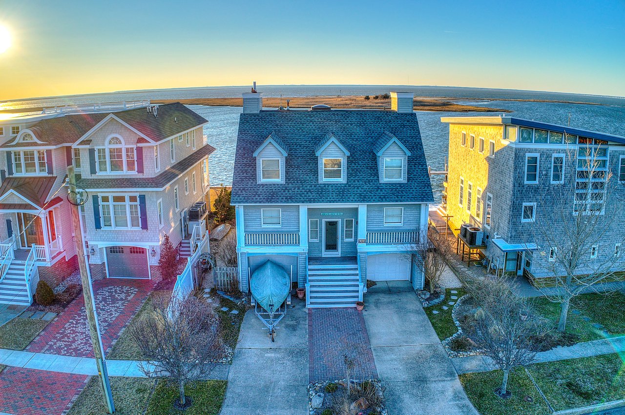 810 West Avenue