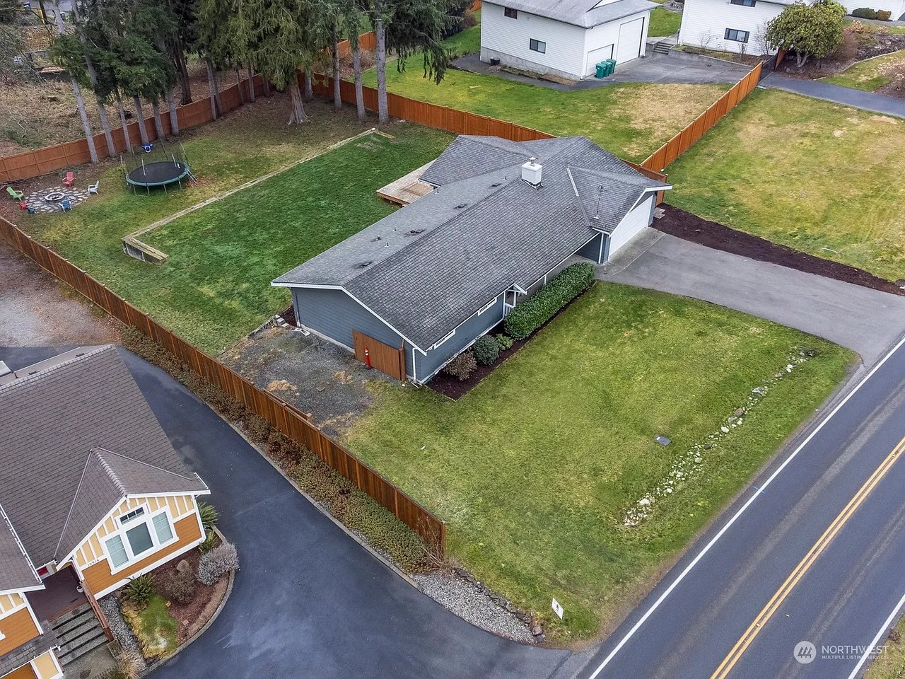 12900 Robinhood Ln