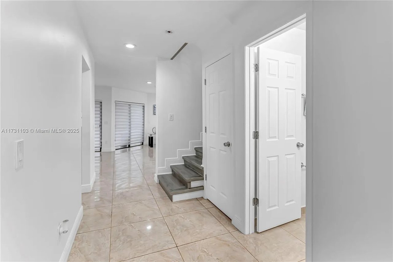 1613 Cypress Pointe Dr #1613