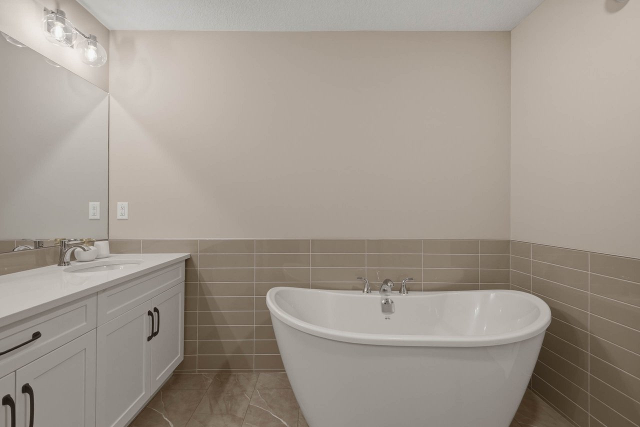 135 Belvedere Crescent SE