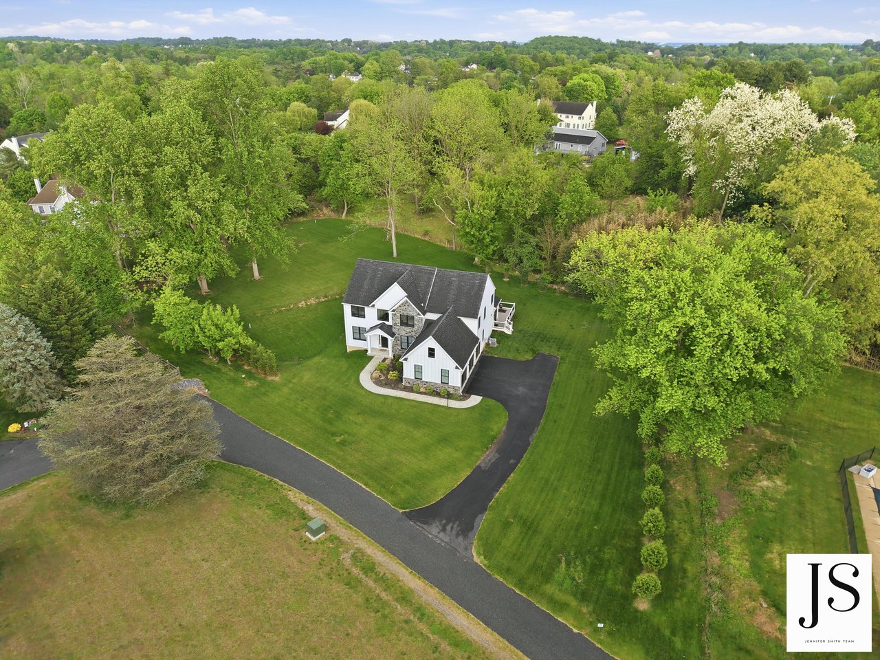 7 Overfield Ln, Glen Mills, PA 19342