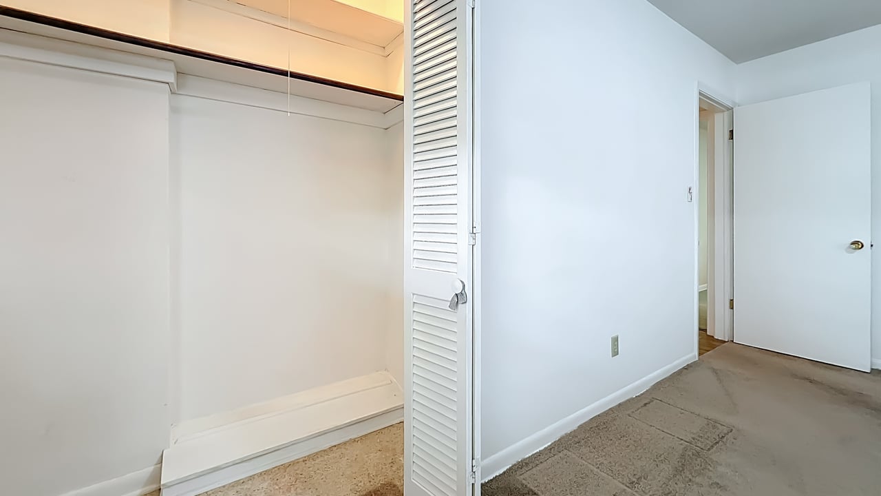 Mid-Century Modern 4-Bedroom in Dommerich Hills, Maitland