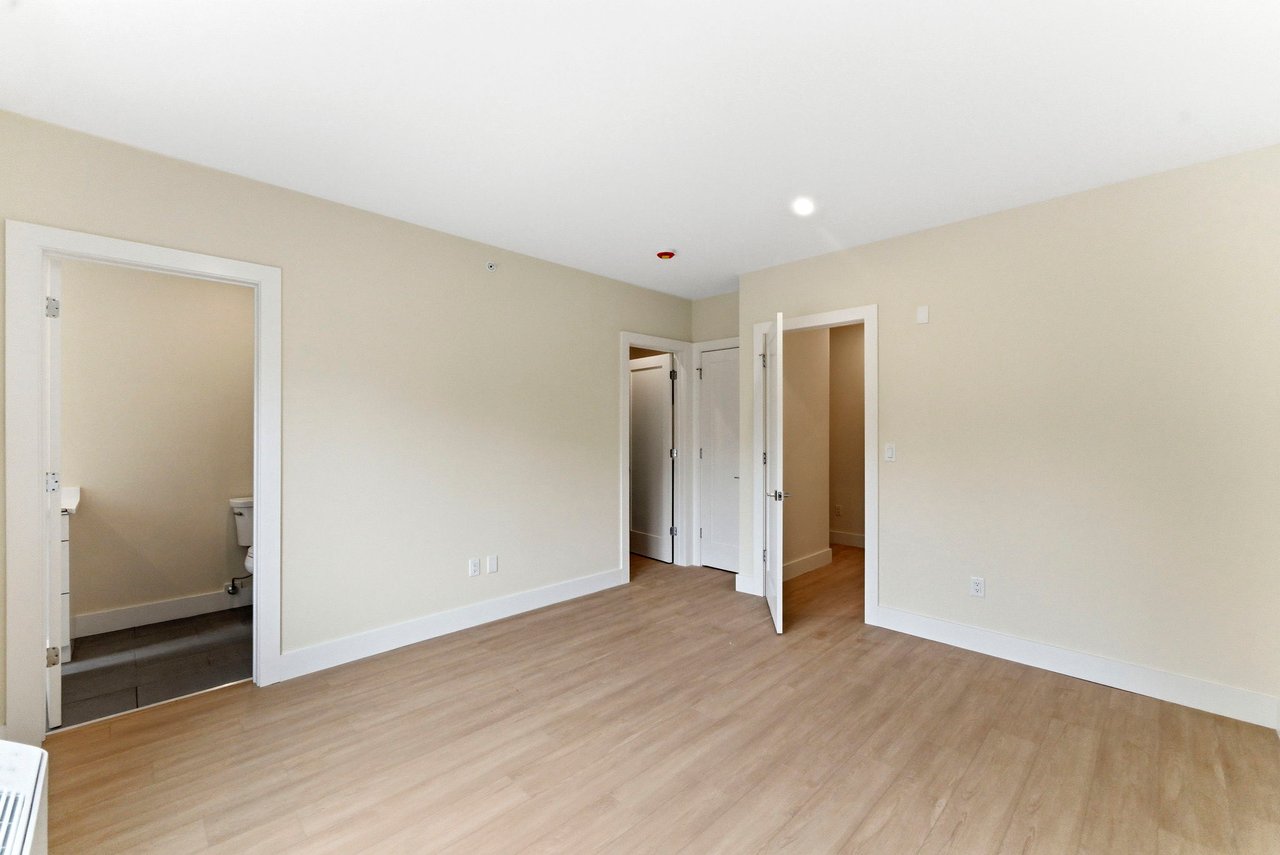 850 Broad Ave