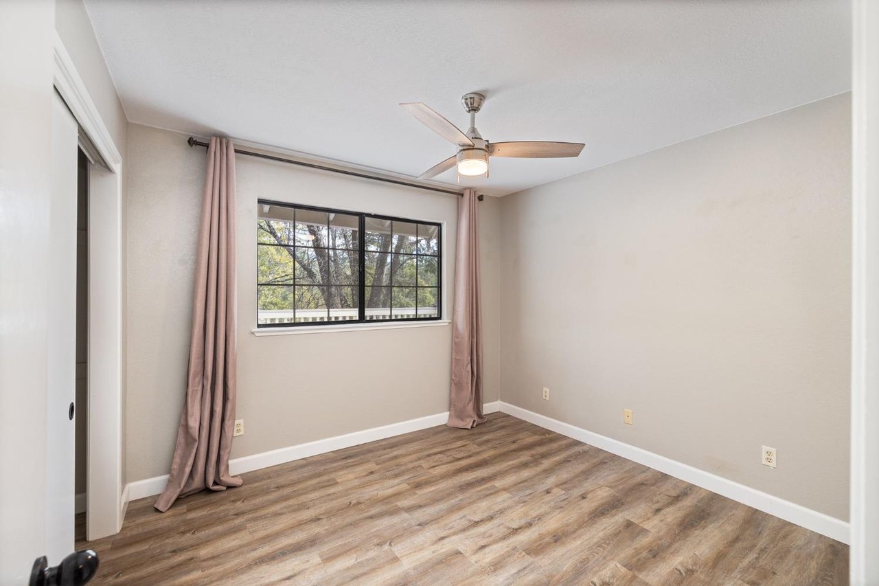 50850 Smoke Tree Trl, 