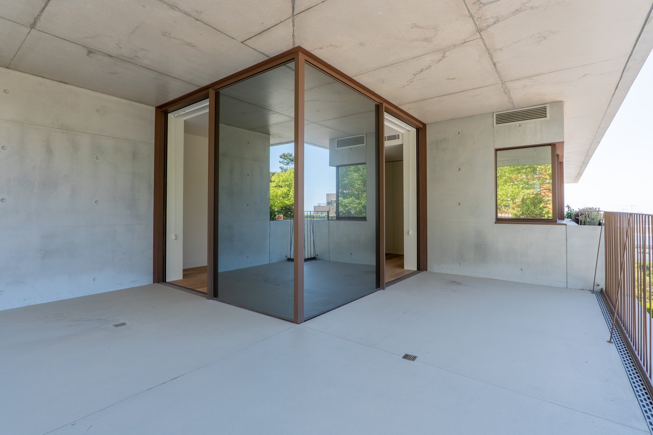 3-Bedroom Apartment with Panoramic Ocean & River Views in the iconic Foz do Douro's New Landmark - Miramar Tower 