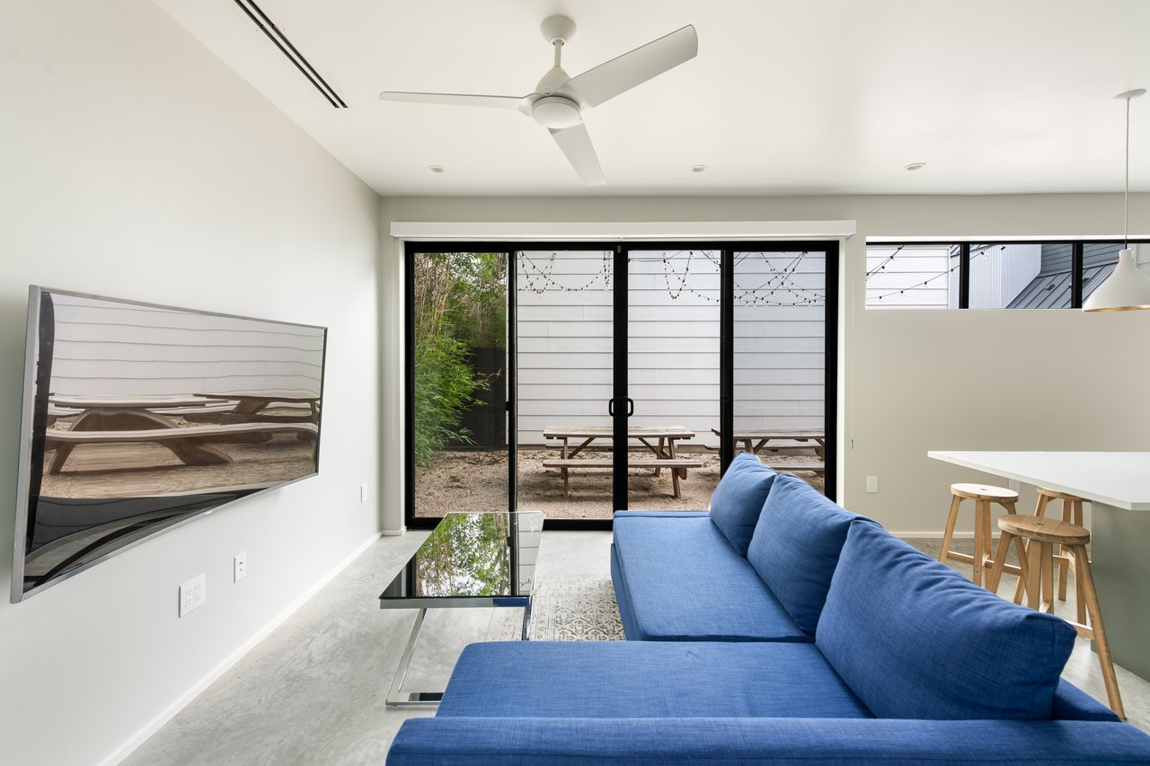 404 W Milton