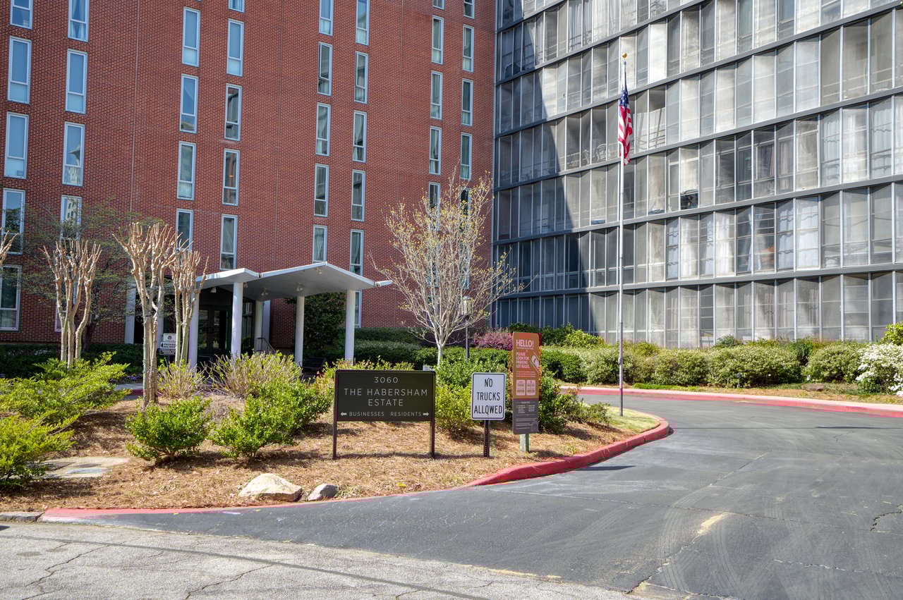1010 Midtown building exterior