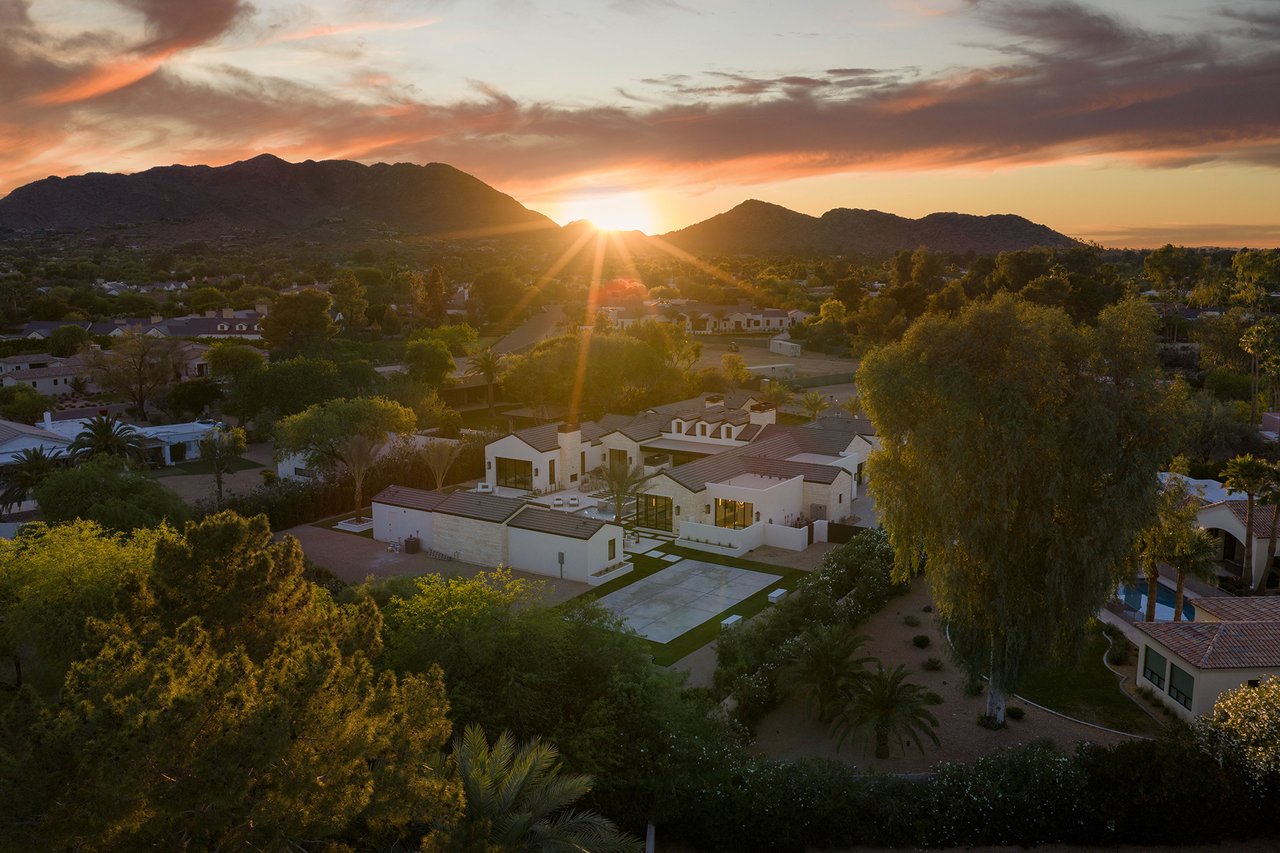 5717 E VIA LOS RANCHOS