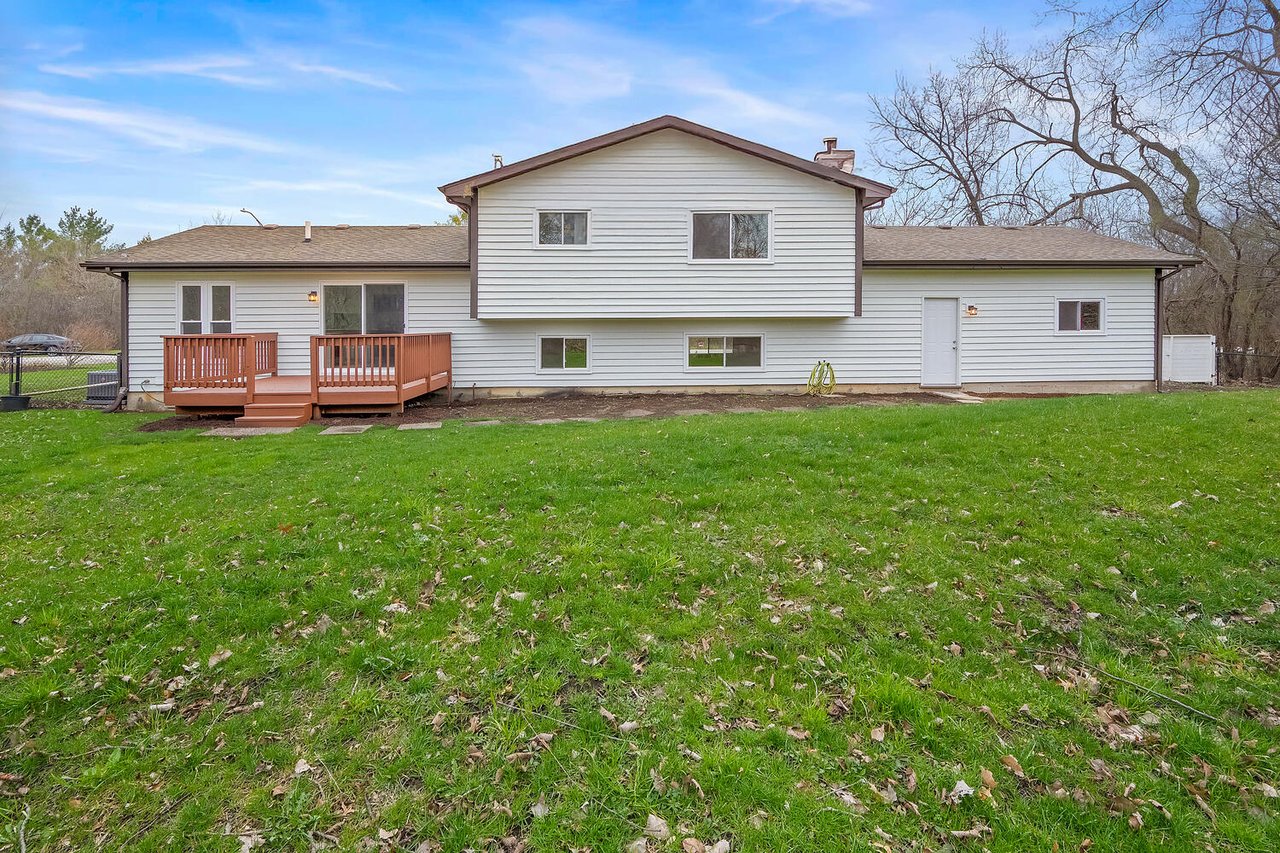 30W243 Wiant Rd, West Chicago – Fully Updated Home in Oak Meadows