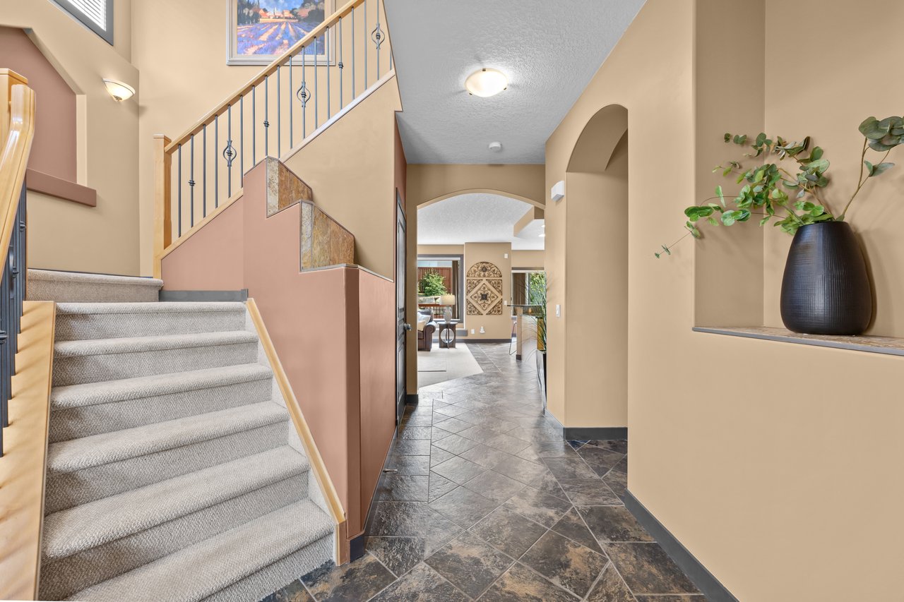 139 Tuscany Ridge Close NW