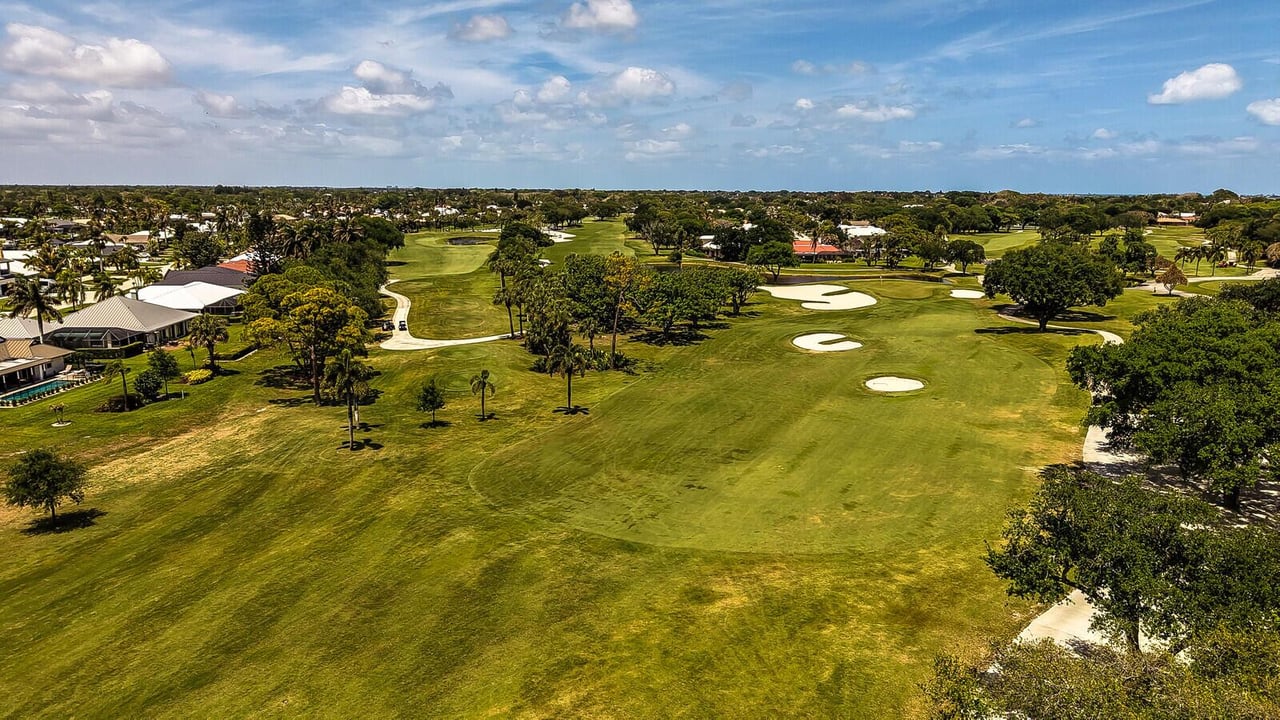 3922 SE Fairway W