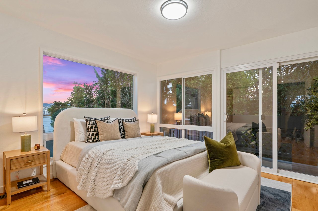 2700-2702 Diamond St