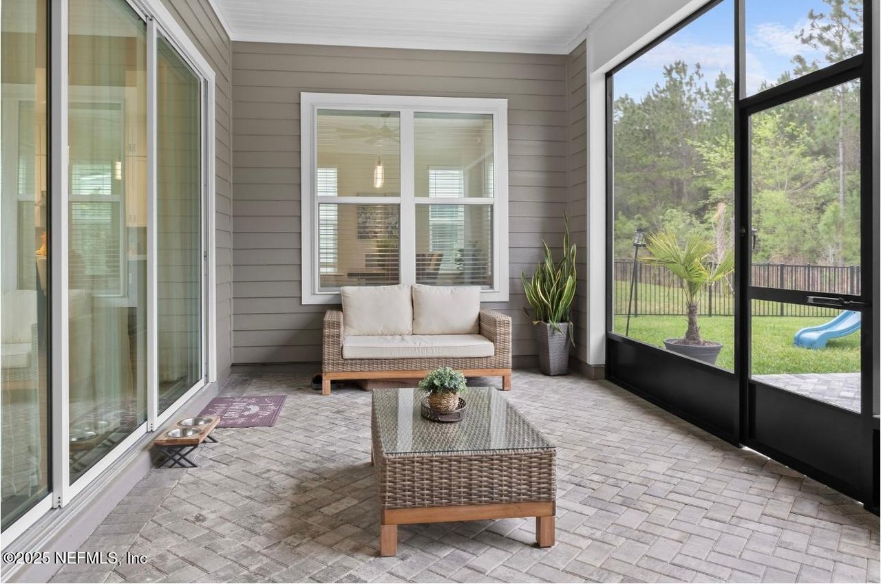 462 HILLENDALE Circle, St. Johns