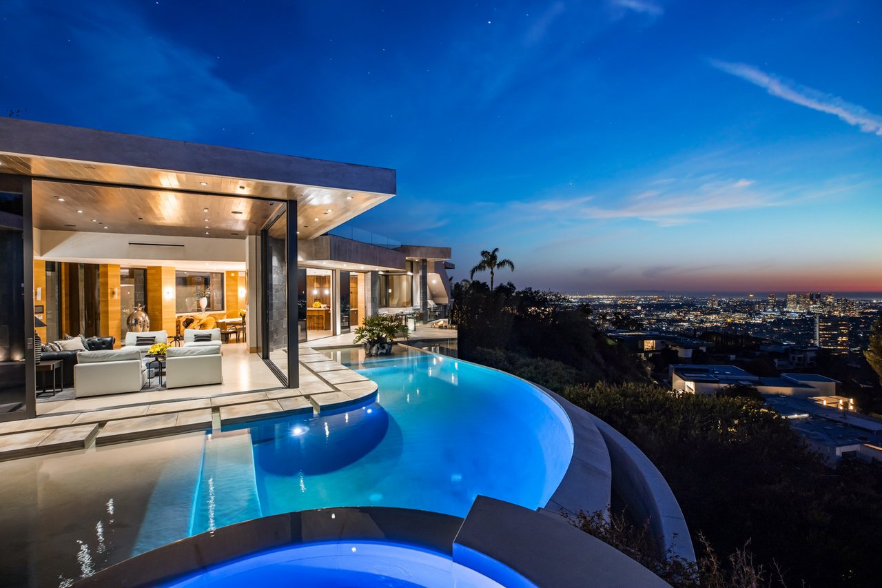 1525 Blue Jay Way