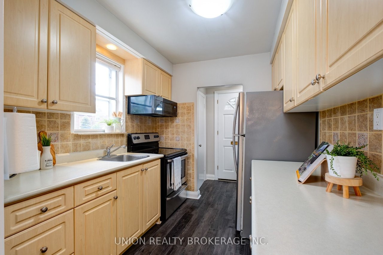 30 Stamford Sq N