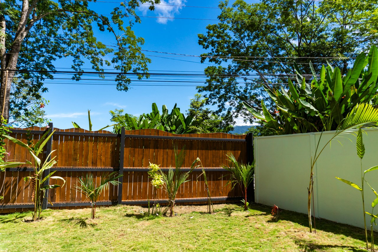 0.07 Acres – Unique 2 Bedroom Dome With Pool Walking Distance To The Beach!!!