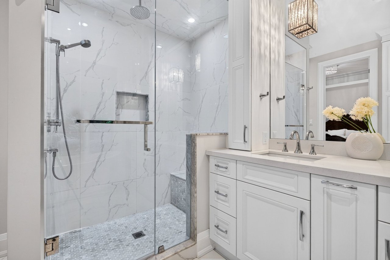 Luxury Custom Bungaloft