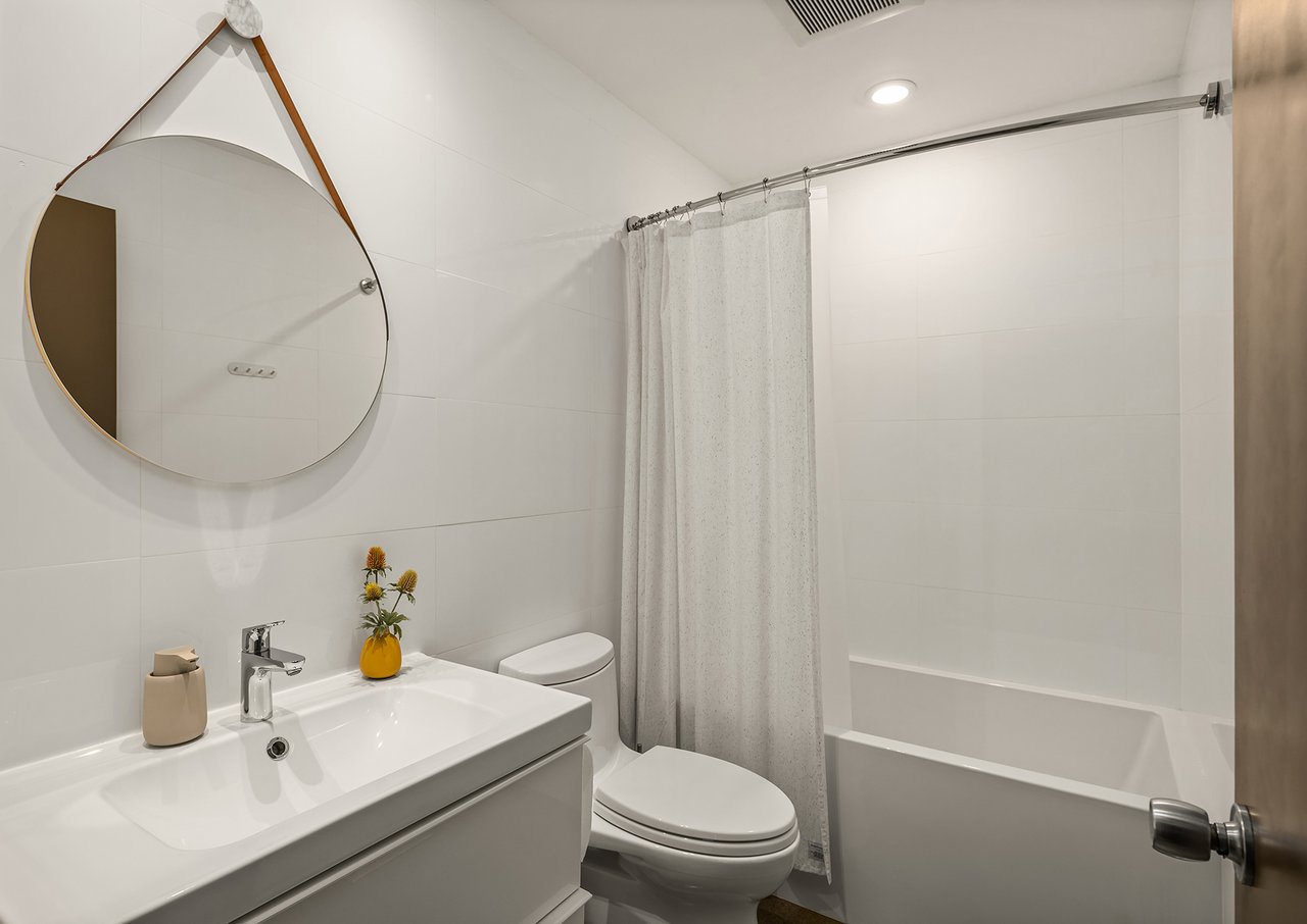 4343 W McLaren Street